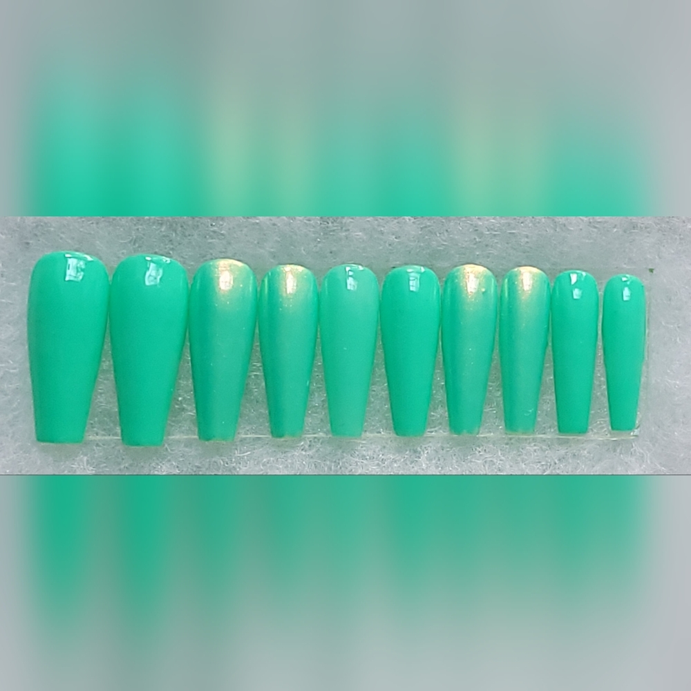 Evergreen Nails